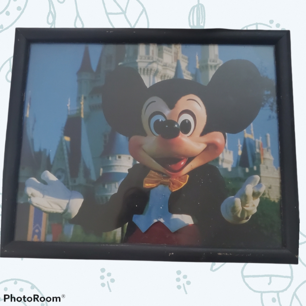 Disney Collectors MUST HAVES!! Mickey phone! Mickey/Minnie cups, card & clocks - Picture 3 of 16